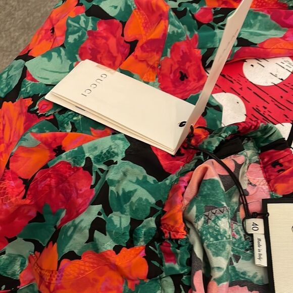 1600.00 NWT GUCCI Silk  Printed red roses Kick pleated Wide Leg Pants 40 - Picture 6 of 7